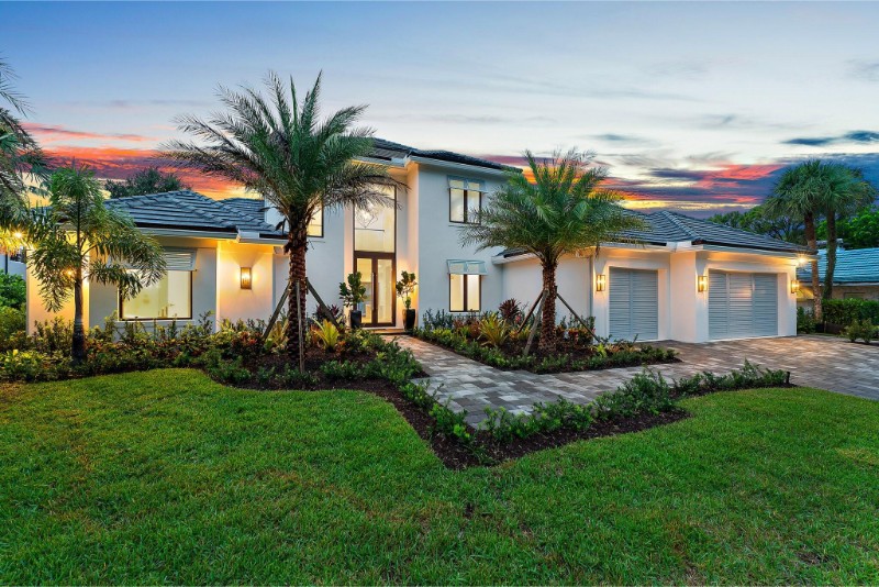 Palm Beach Home’s Exterior and Landscaping